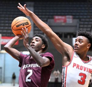  R. Thompson blocking a shot